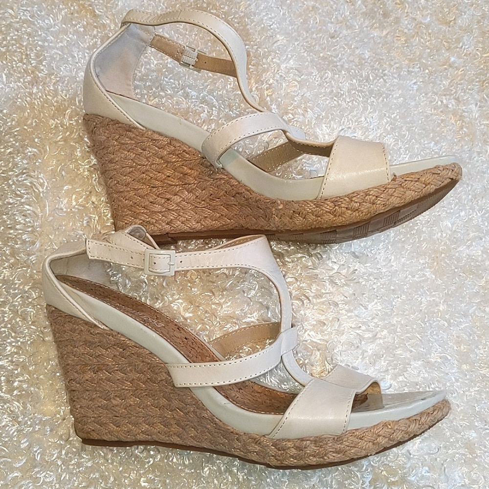 Darling Kenneth Cole cream wedge sandals SZ 8.5